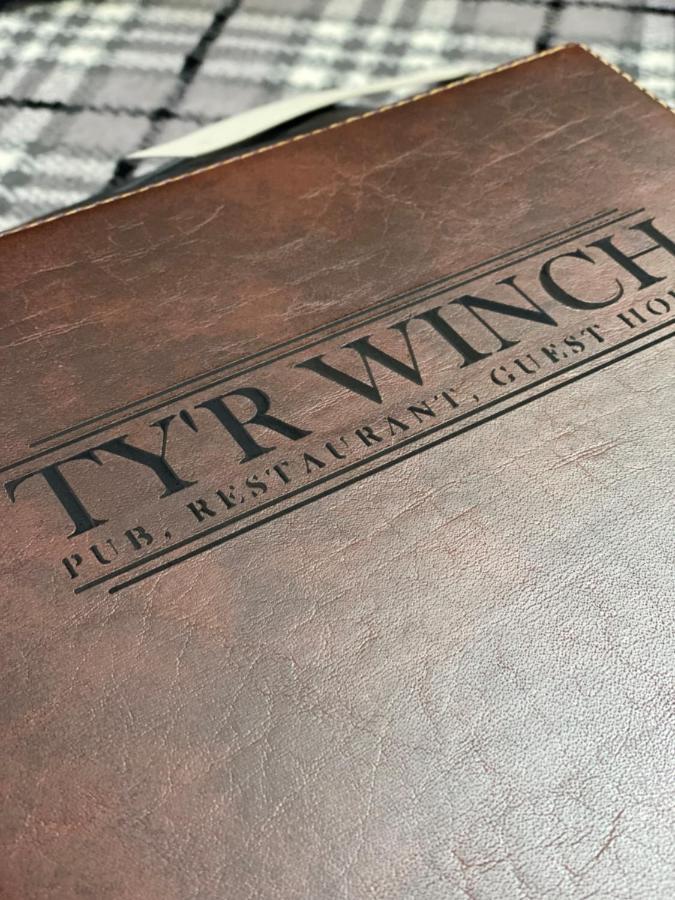 Hotel Tyr Winch Cardiff Esterno foto