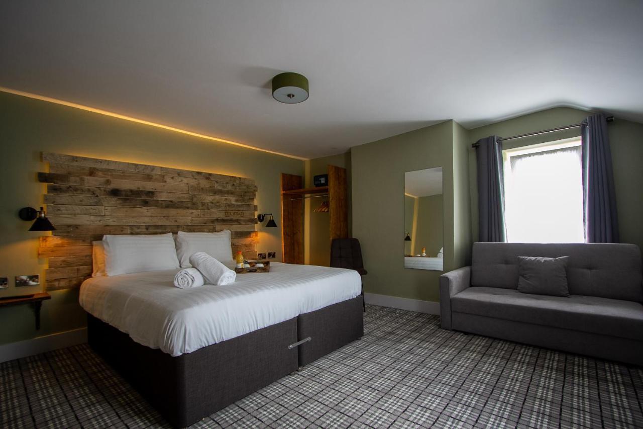 Hotel Tyr Winch Cardiff Esterno foto