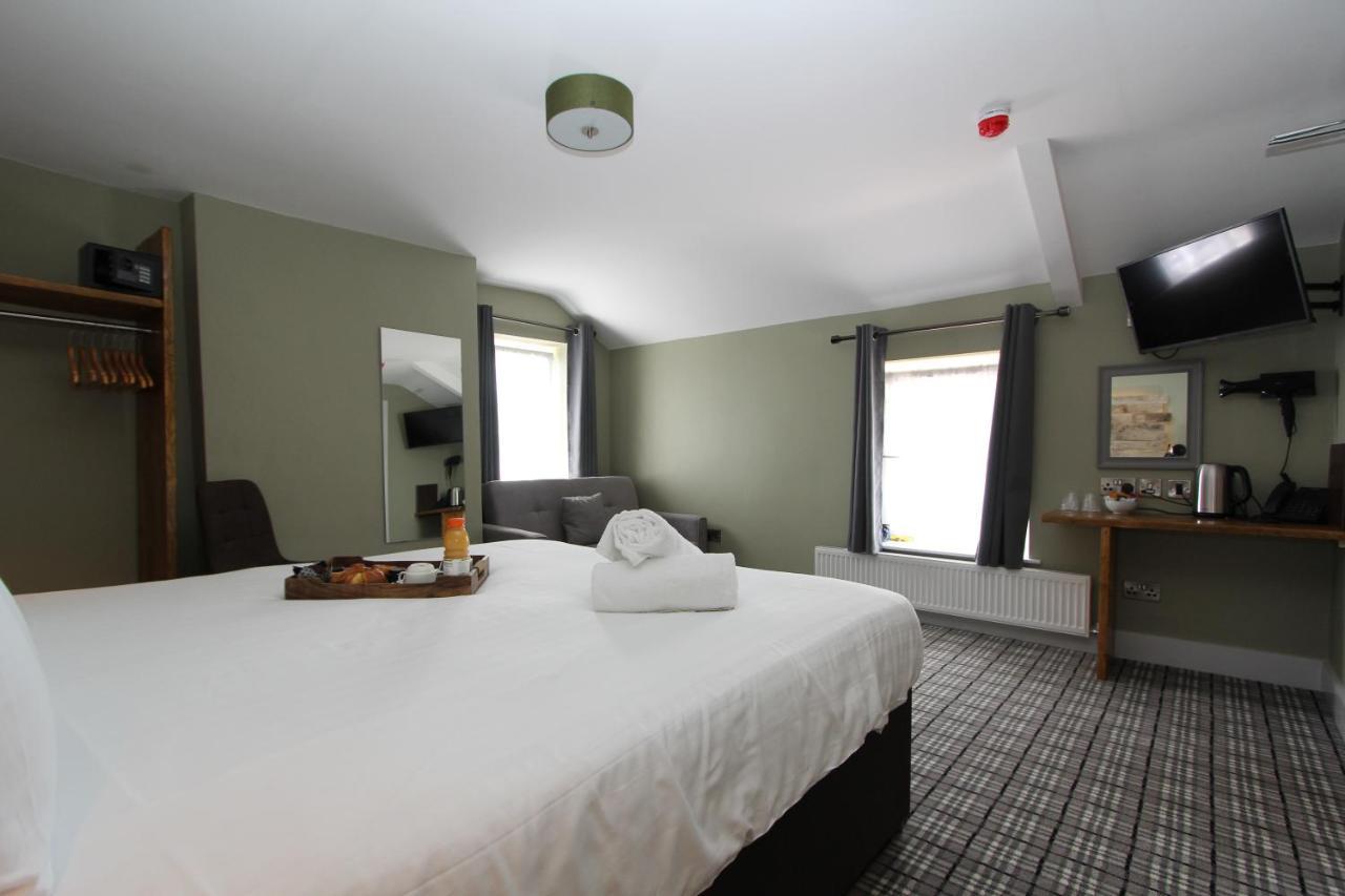 Hotel Tyr Winch Cardiff Esterno foto